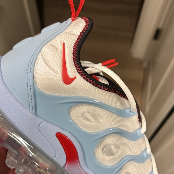 Air Vapormax Plus - Picture 5 of 9